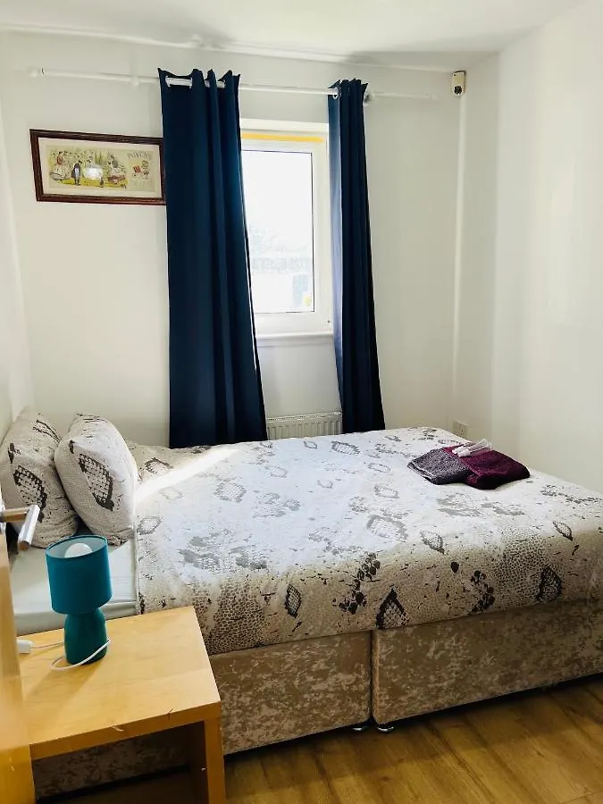 Fabulous 1Bed 1Bath Ground Floor Shared Accommodation ,Only Double Room Edinburgh
