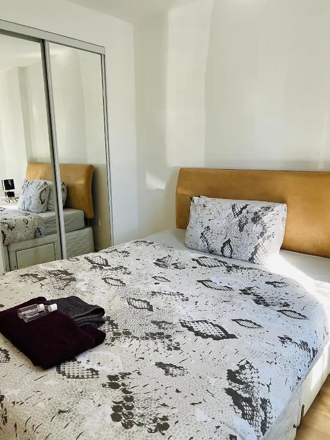 Fabulous 1Bed 1Bath Ground Floor Shared Accommodation ,Only Double Room Edinburgh 0*,