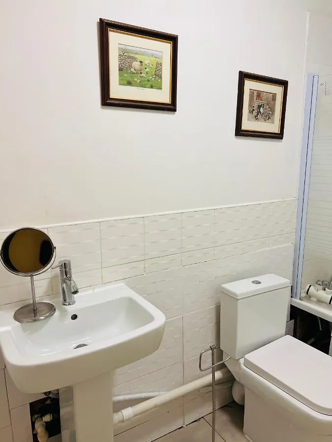 Fabulous 1Bed 1Bath Ground Floor Shared Accommodation ,Only Double Room Edinburgh 0*,