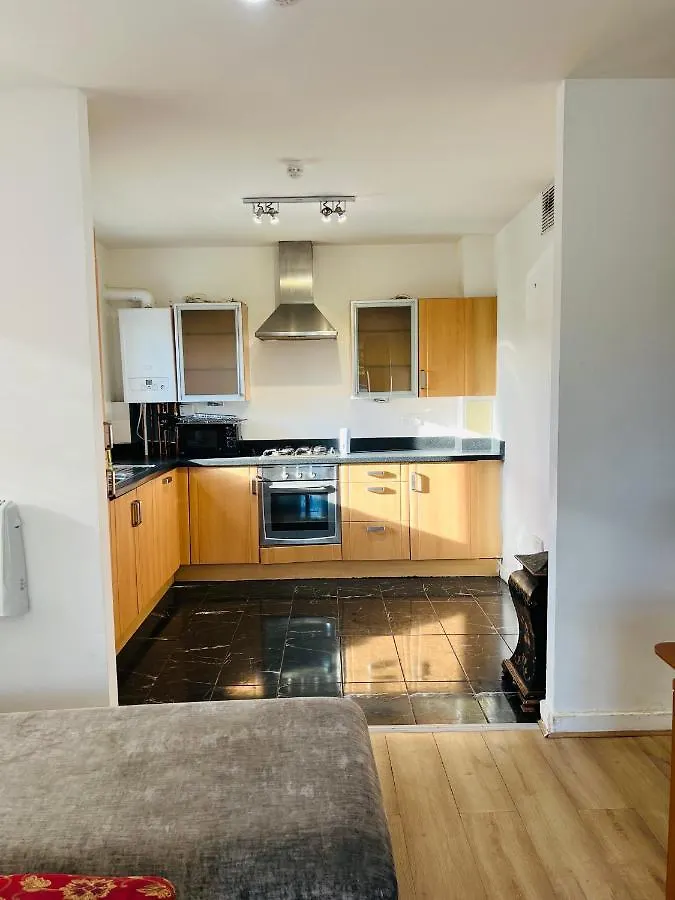 Fabulous 1Bed 1Bath Ground Floor Shared Accommodation ,Only Double Room Edinburgh Apartment